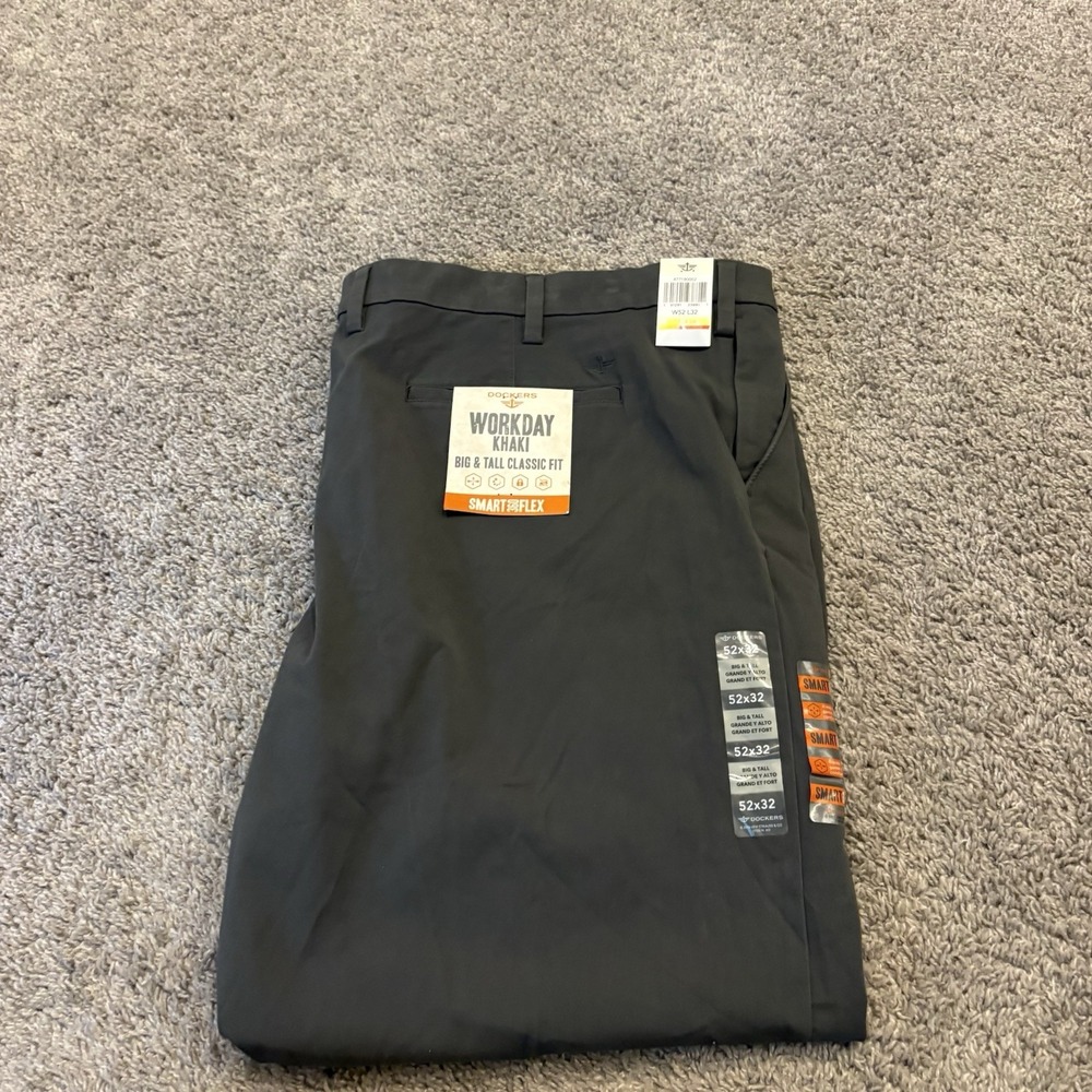Mens Dockers Big & Tall Workday Khakis 52x32 Gray Classic Fit Flat Front NWD